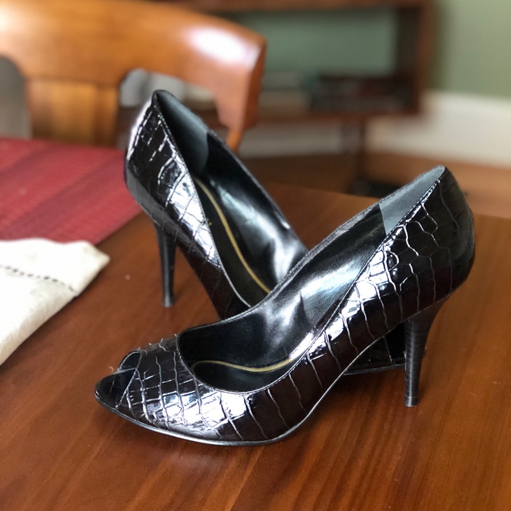 Ralph Lauren Crocodile Patent Heels Sz 9M